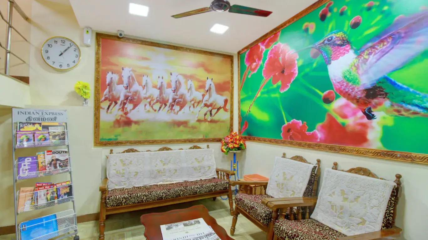 OYO 8937 Ragu Residency