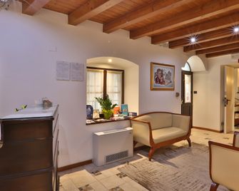 Hotel James Joyce - Trieste - Hành lang