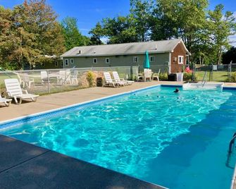 Kennebunkport Motor Lodge - Kennebunkport - Piscina