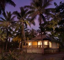 DoubleTree Resort by Hilton Fiji - Sonaisali Island