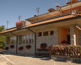 Albergo Legazzuolo Montecampione - Artogne - Edificio