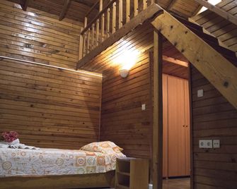 Kalia Beach Hotel Side - Side - Bedroom