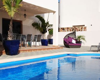 Las Caletas Village - Costa Teguise - Pool
