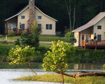 Stonewall Resort - Roanoke - Building