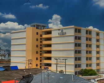 Sitara Place Serviced Apartment & Hotel - Bangkok - Building