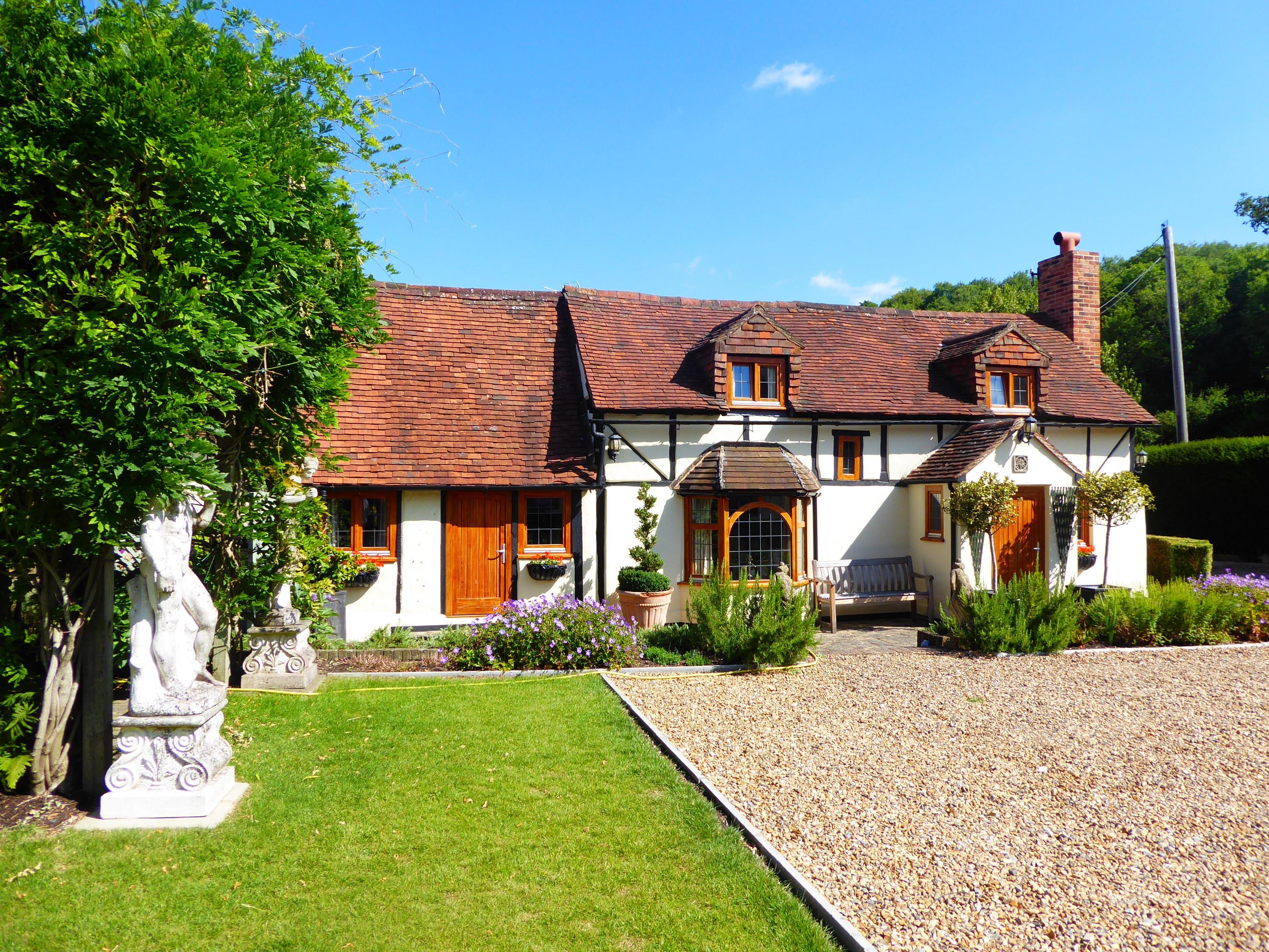 Handywater Cottage B&B £122. Henley-on-Thames Hotel Deals & Reviews - KAYAK