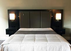 Wick Tower Suites - Youngstown - Quarto