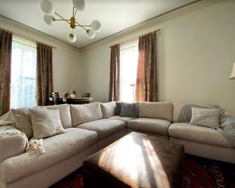 The Montague Rose Inn - Saint Andrews - Living room
