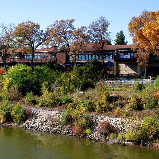 Building view of Riverview Inn and Suites Ascend Hotel Collection