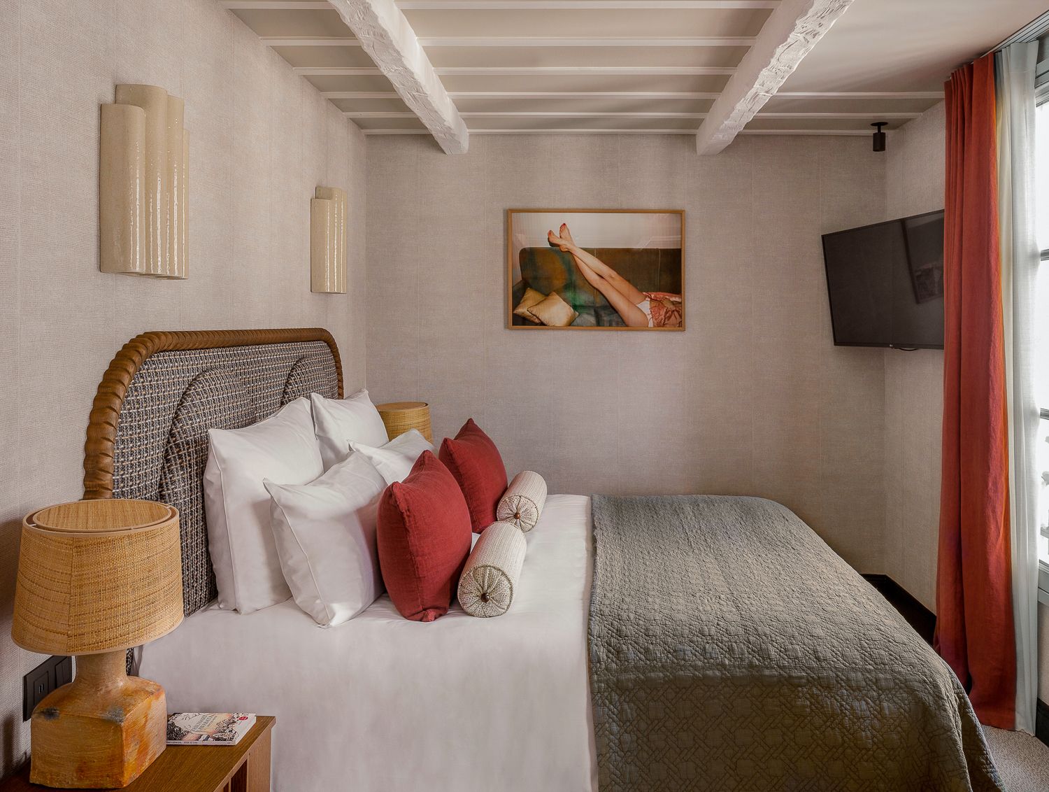 Bedroom view of Hotel Sookie