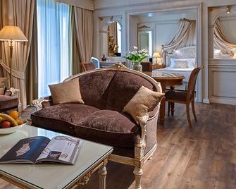 Tritone Luxury Hotel Thermae & Spa - Abano Terme - Living room