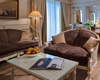 Tritone Luxury Hotel Thermae & Spa - Abano Terme - Oturma odası