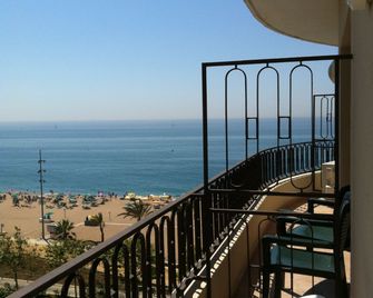 Hotel Haromar - קאללה - מרפסת