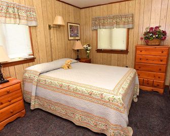 Lincoln Log Colony - لاكي جورج - غرفة نوم