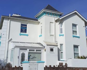 St Edmunds Guest House - פיינטון - בניין