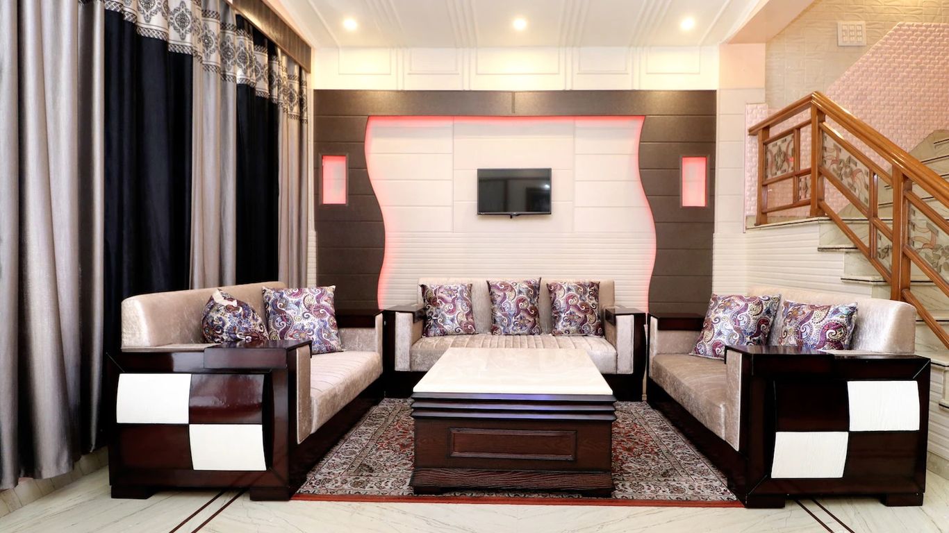 Oyo 22774 Kumar Hotel