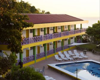 Galina Breeze - Port Maria - Piscina