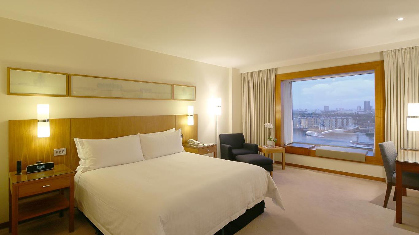 Canary Riverside Plaza Hotel