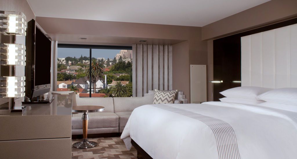 Beverly Hills Marriott - Los Angeles - Bedroom