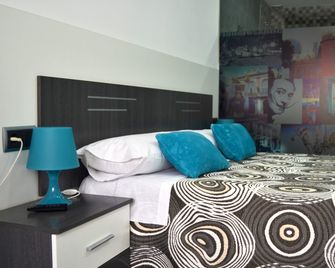 Bed&breakfast 10 Girona - Girona - Schlafzimmer