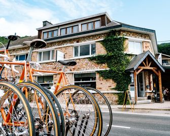 Le Coffee Ride Cycling Cafe - Stavelot - Budova