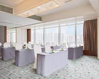 Nina Hotel Tsuen Wan West (Formerly L'hotel Nina et Convention Centre) - Hong Kong - Front desk
