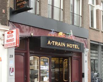 A Train Hotel - Amsterdam - Building