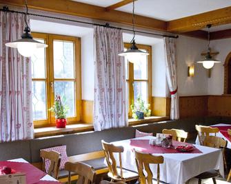 Butz Gasthof - Metzgerei - Worth an der Donau - Restaurante