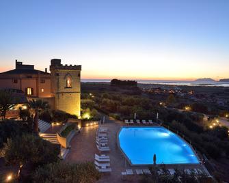 Hotel Baglio Oneto dei Principi di San Lorenzo - Luxury Wine Resort - Marsala - Pool