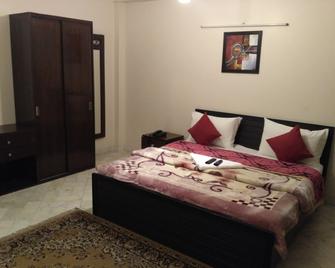 Namaste Bnb & Service Apartments - Nueva Delhi - Habitación