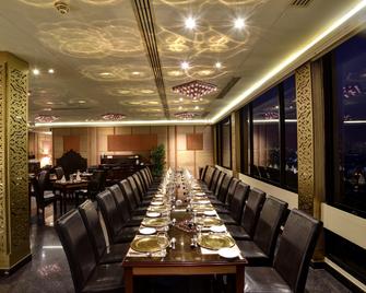 Pearl Continental Hotel, Karachi - Karachi - Restaurante