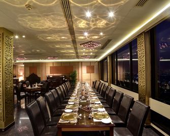 Pearl Continental Hotel, Karachi - Karachi - Restaurant