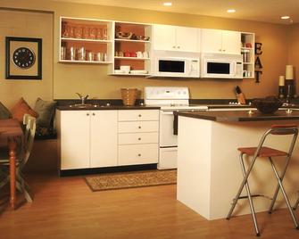 Painted Turtle Guesthouse - Nanaimo - Dapur
