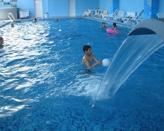Jermuk Ashkhar Sanatorium - Jermuk - Piscina