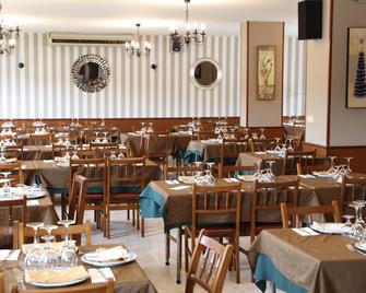 Hostal Meson do Loyo - Puertomarín - Restaurante