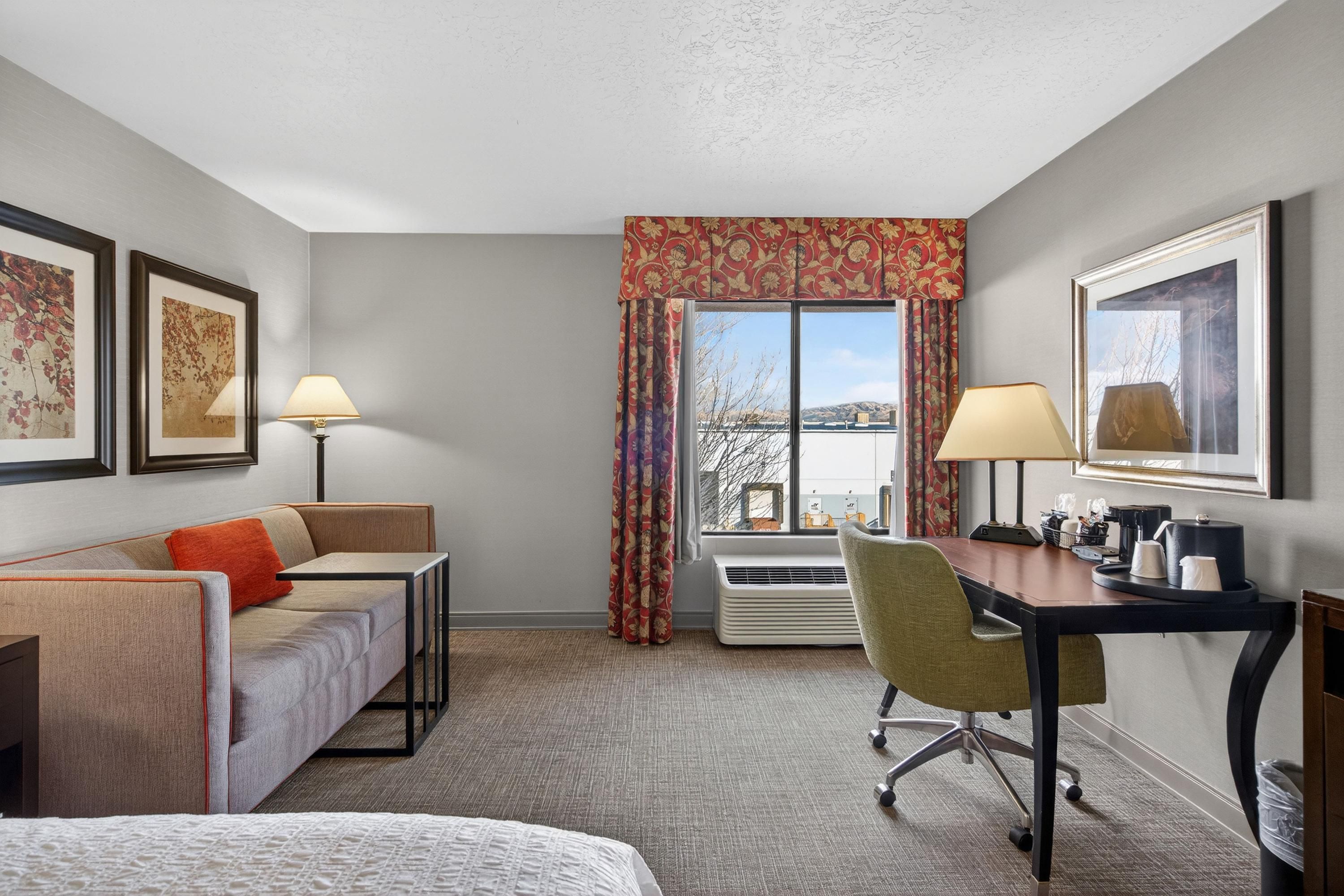 Hotel SLC thumbnail 3