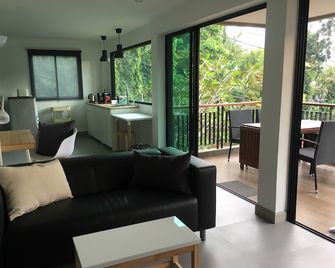 Baan Andaman Sea Surf - Patong - Obývací pokoj