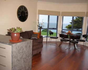 Seascape Accommodation - Portland - Obývací pokoj
