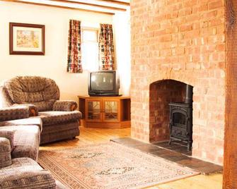 Offley Grove Farm - Stafford - Living room