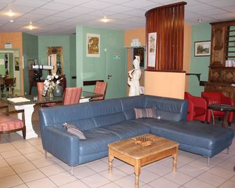 Hotel Des Oliviers - Les Vans - Servicio de la propiedad