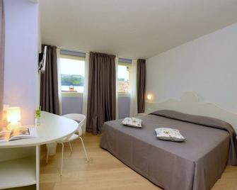 Aromi Piccolo Hotel - Salo (Lombardiet) - Soveværelse