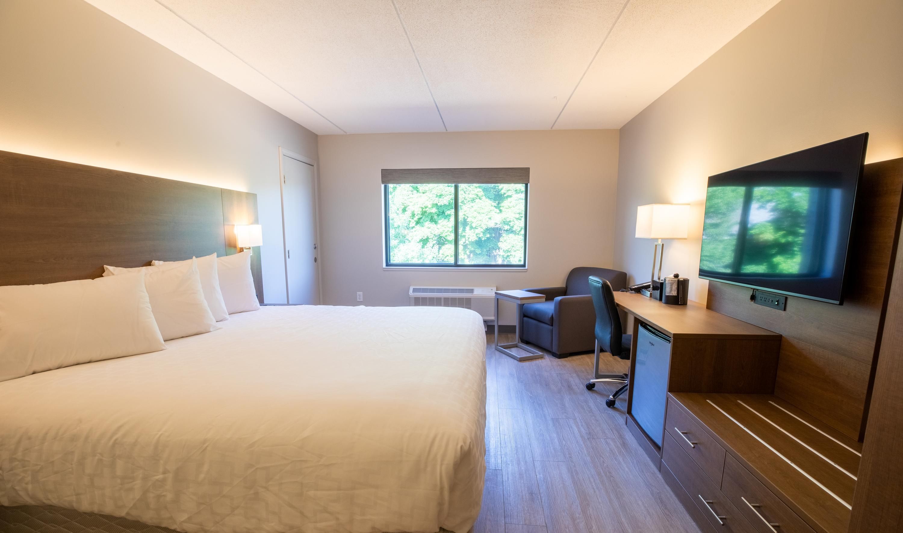 Superior Stay Hotel - Marquette - Bedroom