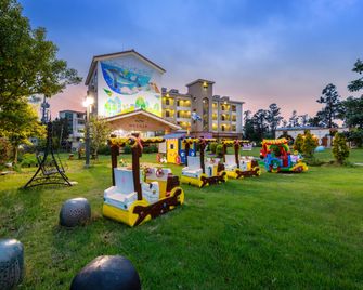 Famille Resort - Seogwipo - Building