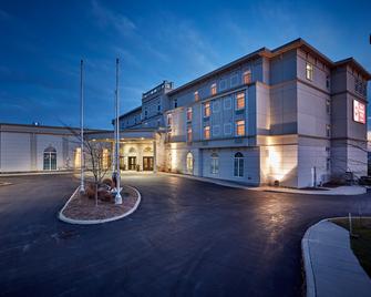 Best Western Plus Orangeville Inn & Suites - Orangeville - Budova