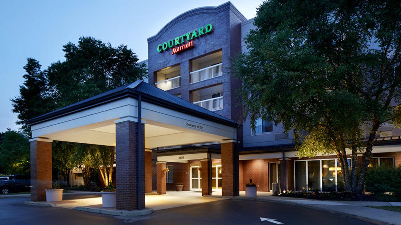 Courtyard by Marriott Edison Woodbridge