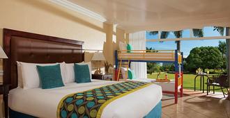 Sunset Beach Resort Spa And Waterpark - Montego Bay - Bedroom