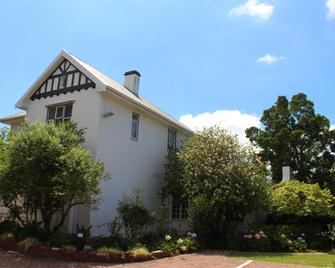 Whispering Oaks - George - Bâtiment