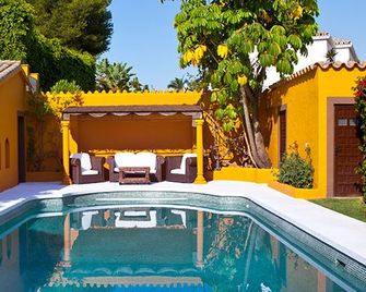 Family hotel Al- Ana Marbella - Estepona - Svømmebasseng