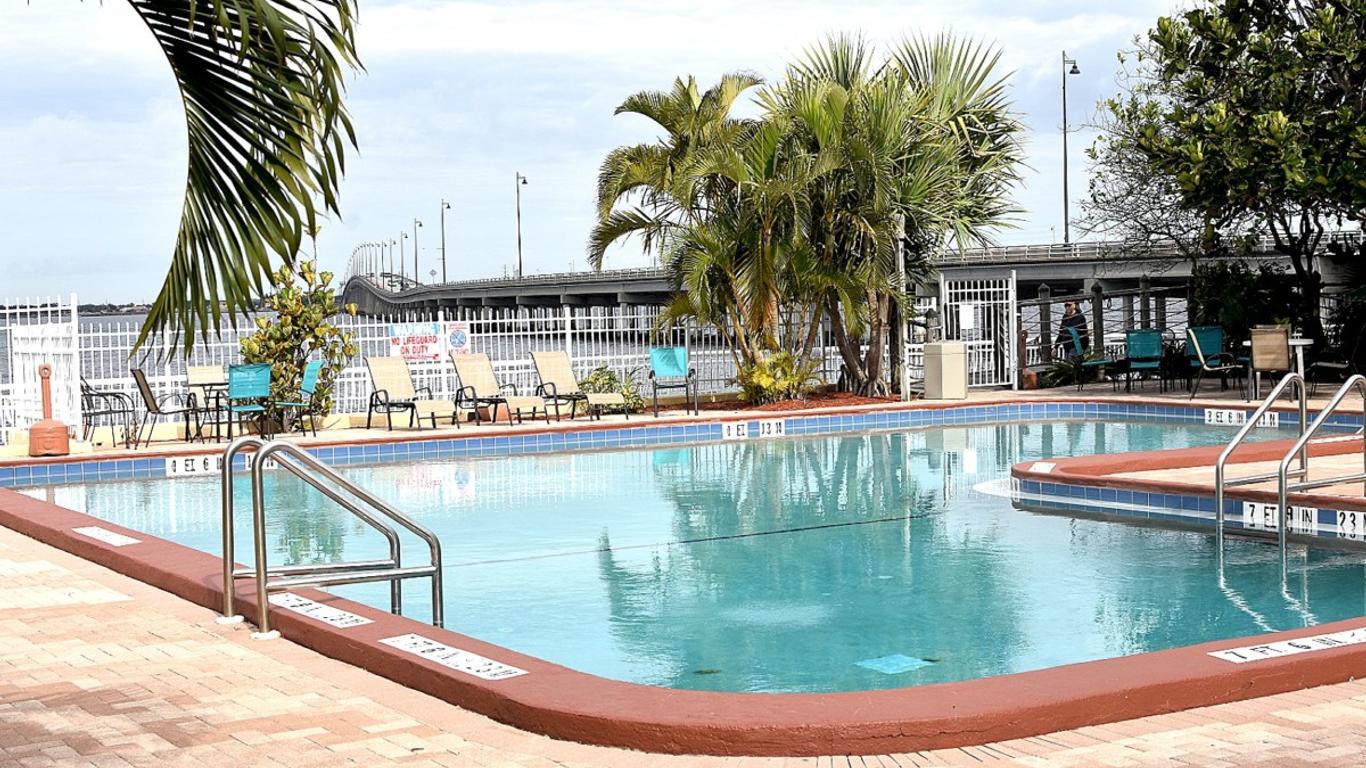 Punta Gorda Waterfront Hotel