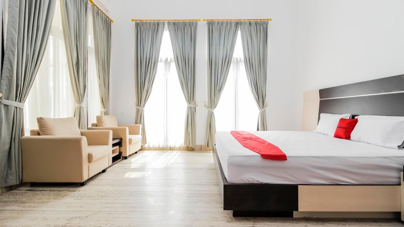 RedDoorz Premium near Stasiun Lenteng Agung